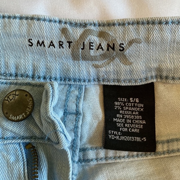 YDX 🌸3/$20 Smart Jeans, distressed high rise, cropped, size 5/6 - Picture 3 of 5